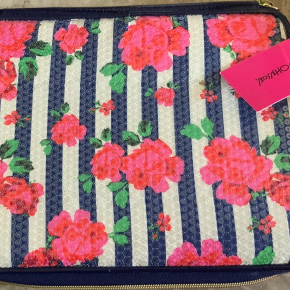 COPY - New in box BETSEY JOHNSON Rosie iPad table… - Picture 2 of 4